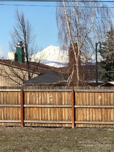 Property Photo:  2 Adams Avenue  OR 97741 