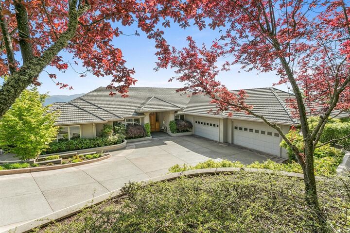 1543 Nottingham Circle  Medford OR 97504 photo