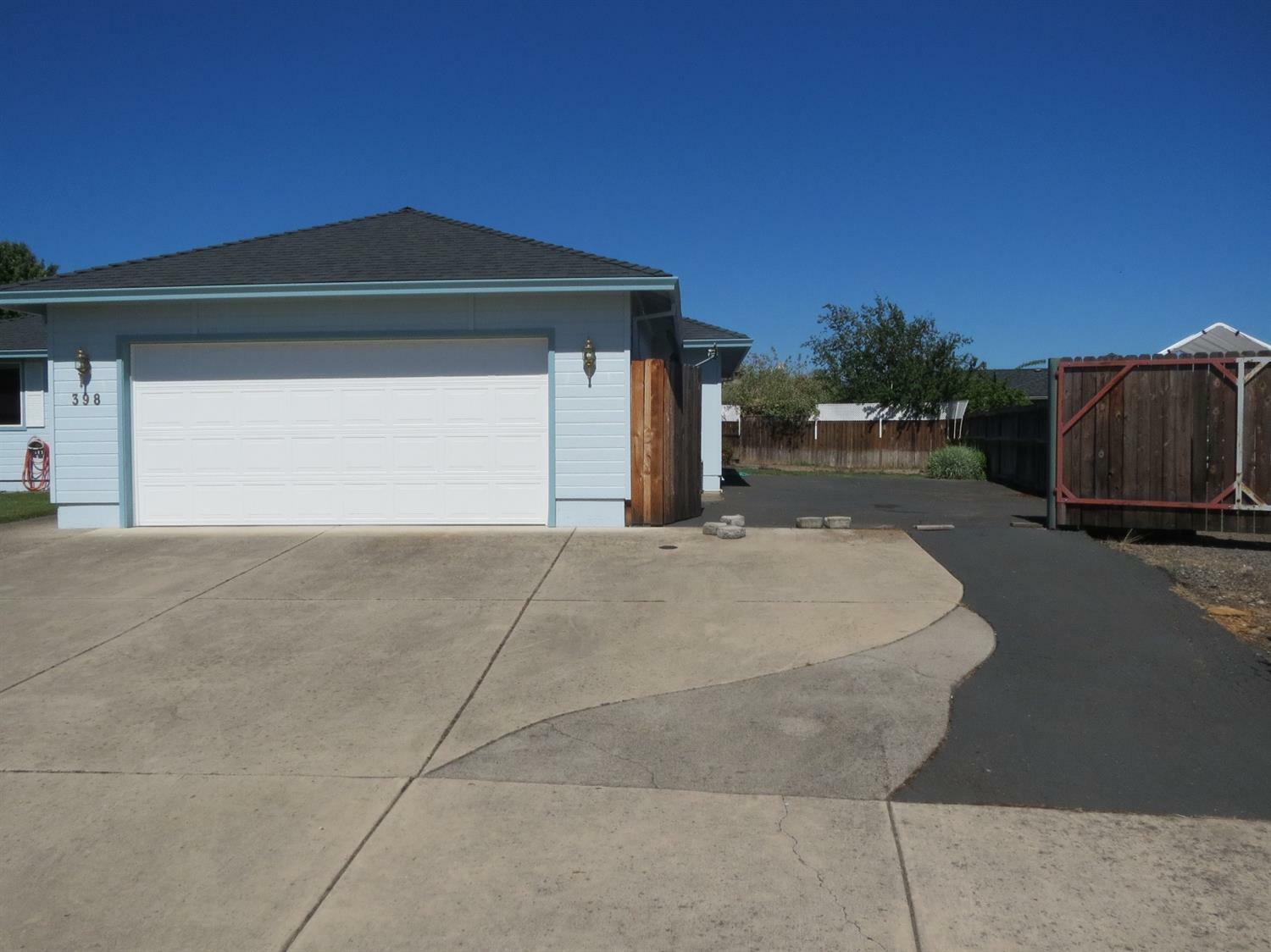 Property Photo:  398 Candis Drive  OR 97524 