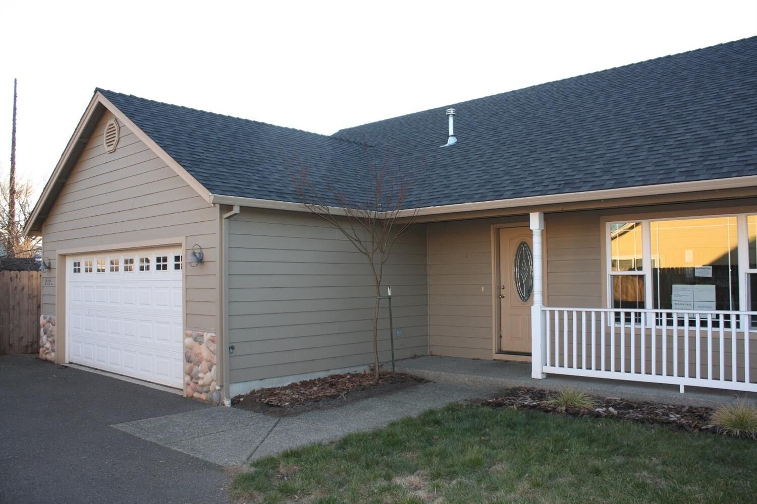 Property Photo: 2825 Duell Avenue OR 97501