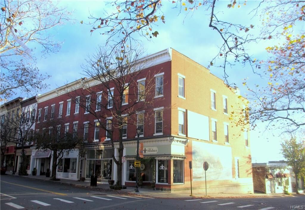 Property Photo:  13 S Broadway 2  NY 10960 