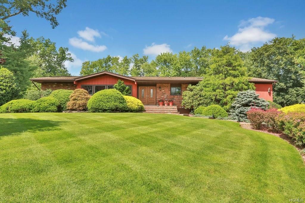 Property Photo: 11 Candlelight Circle NY 10956