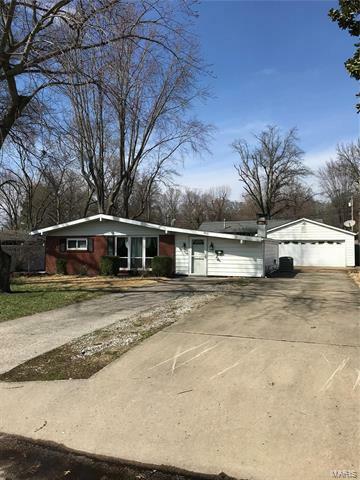 Property Photo: 803 Amherst Drive 62024