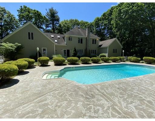 Property Photo: 8 N White Pine Ln MA 02048