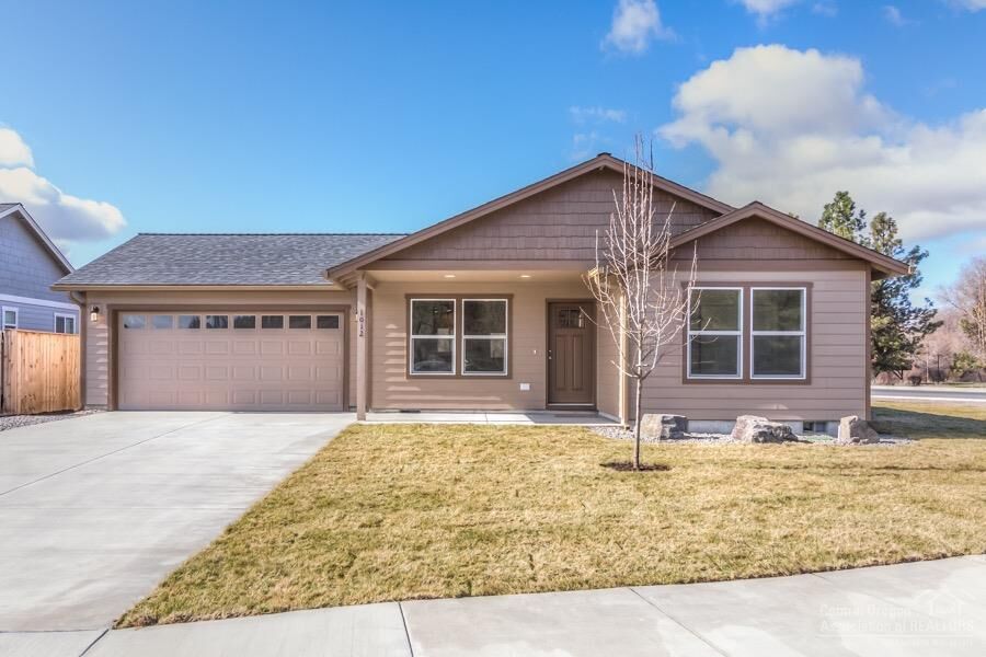 Property Photo: 1012 NE Crista Court OR 97754