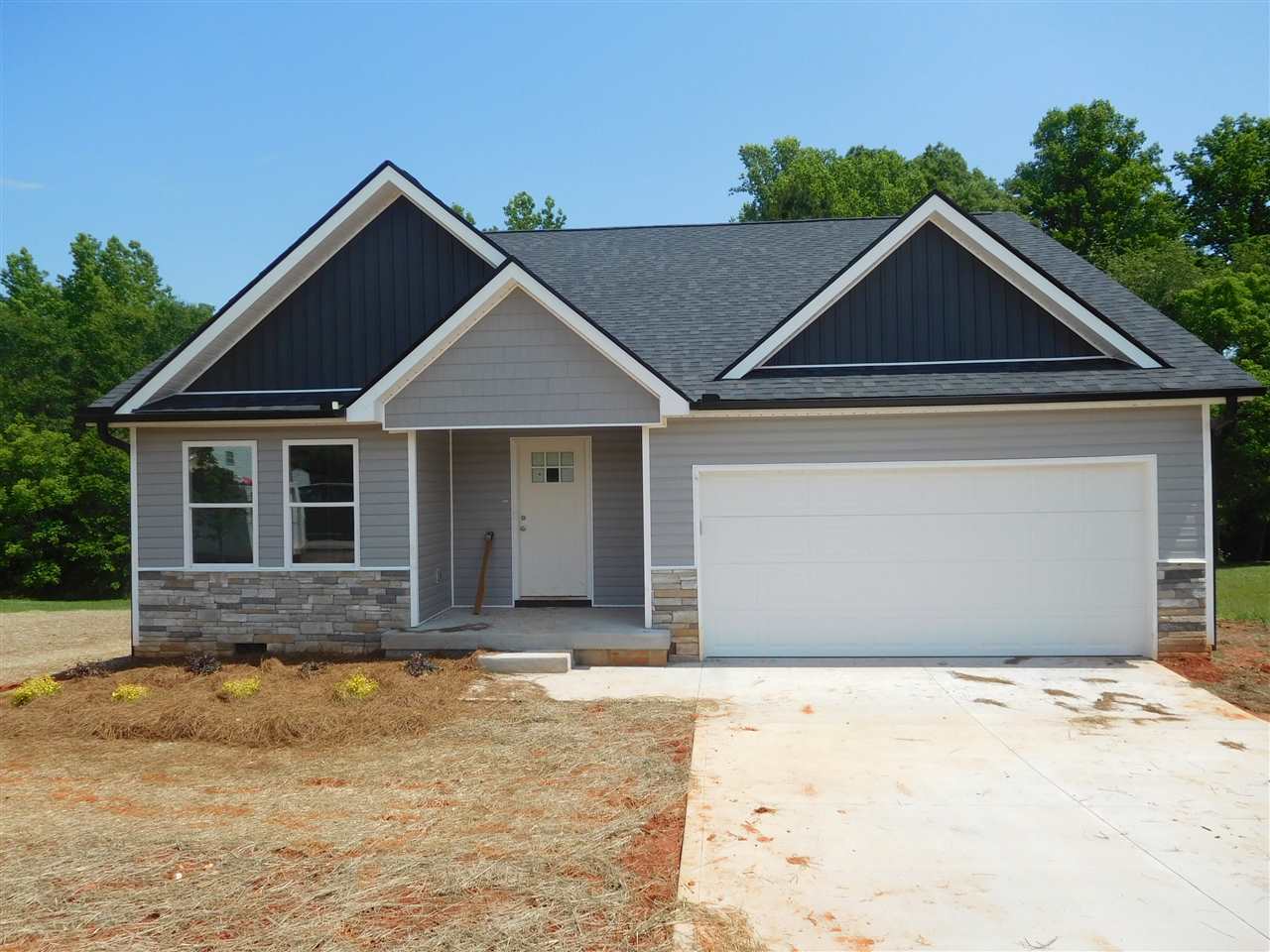 Property Photo:  190 Maple Tree Lane  SC 29330 