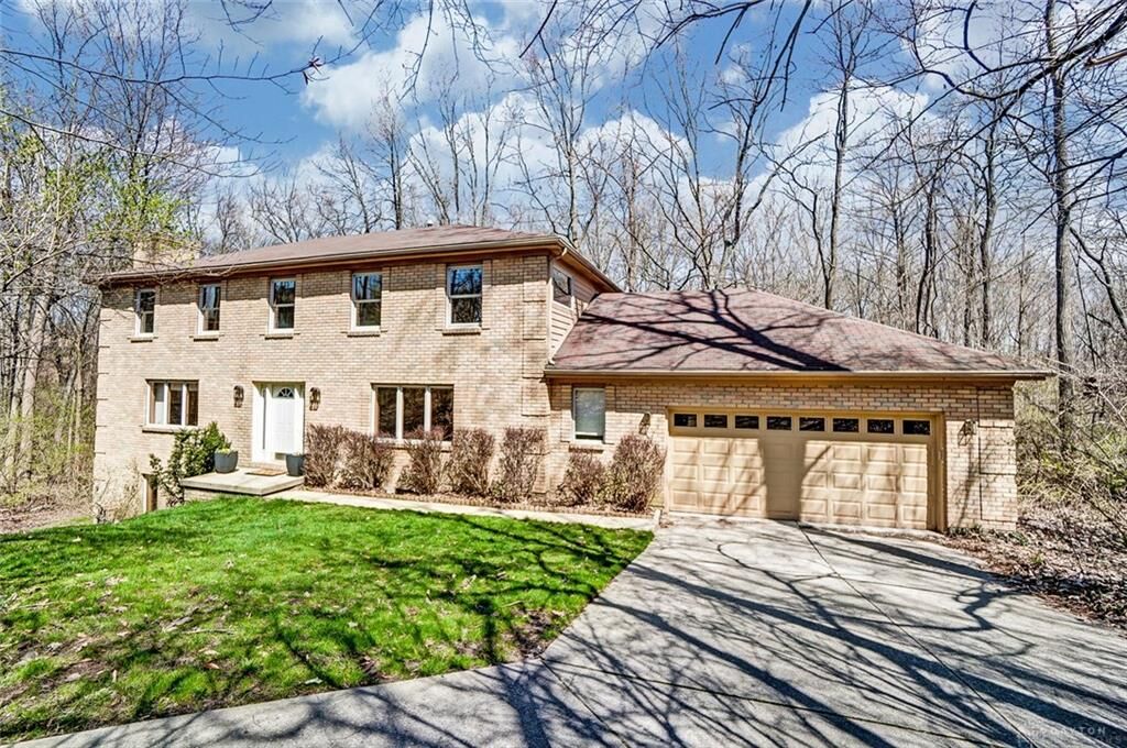 Property Photo: 187 Crest Hill Avenue OH 45377