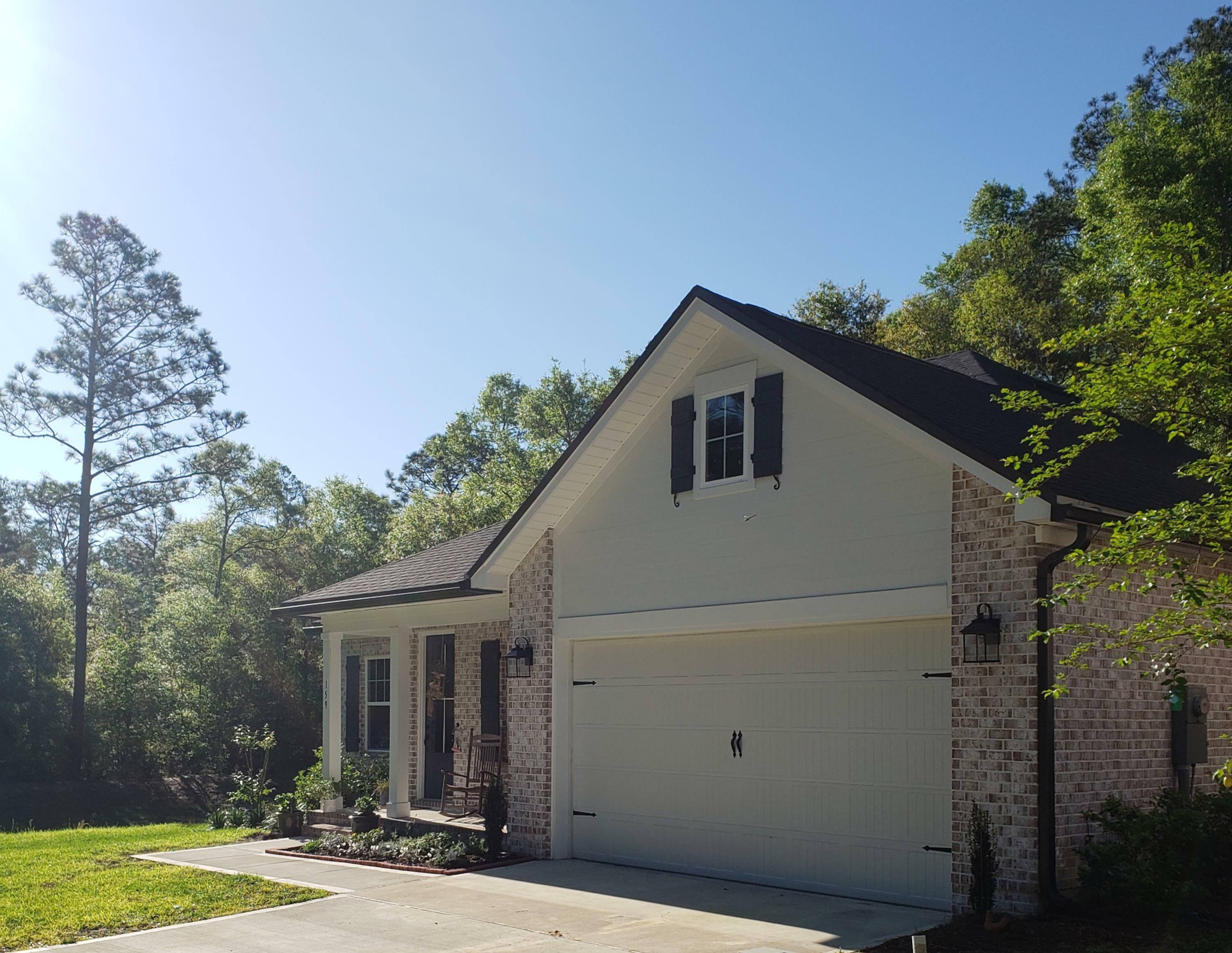 Property Photo: 159 Laurel Oaks Drive FL 32439