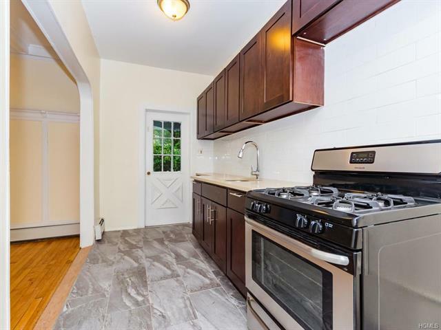 Property Photo:  290 Reservoir Place  NY 10467 