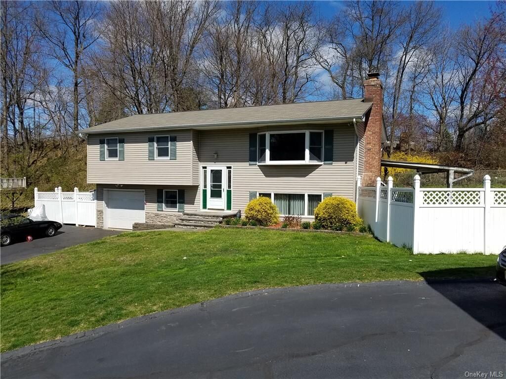 Property Photo:  4 Hague Court  NY 10954 