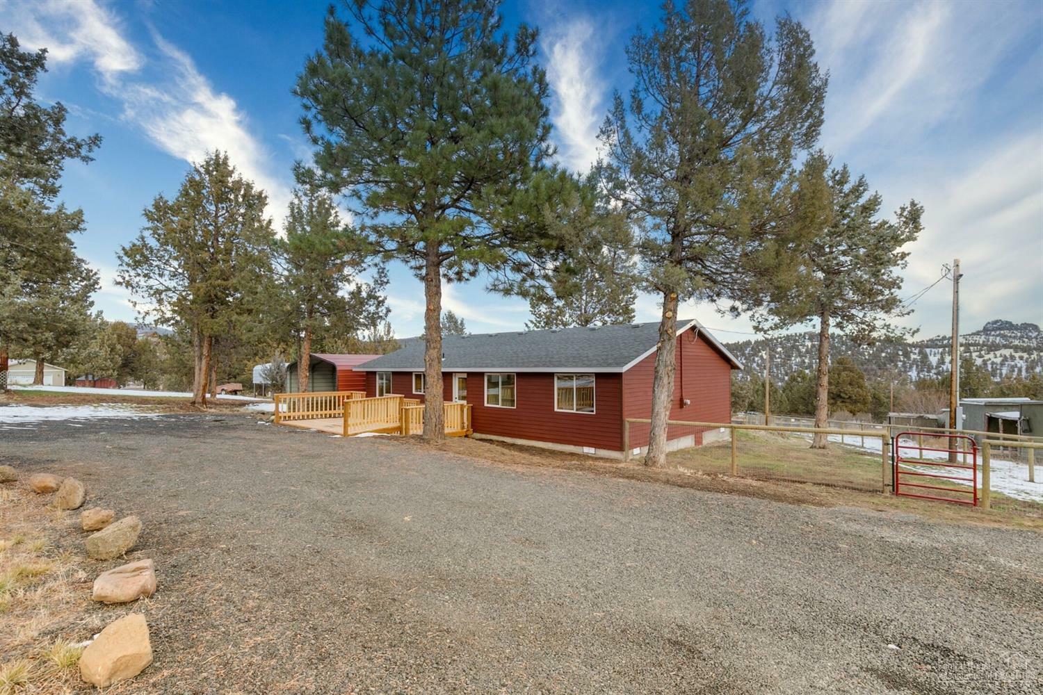 Property Photo:  14950 SE Loafer Avenue  OR 97754 