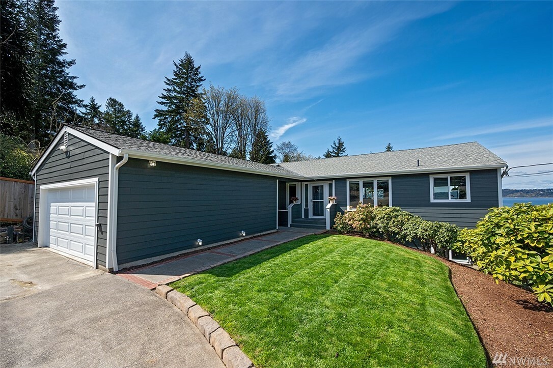 Property Photo:  25637 Marine View Drive S  WA 98198 