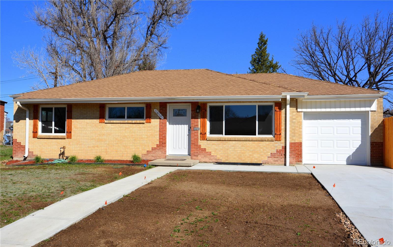 Property Photo: 1415 S Wolcott Way CO 80219