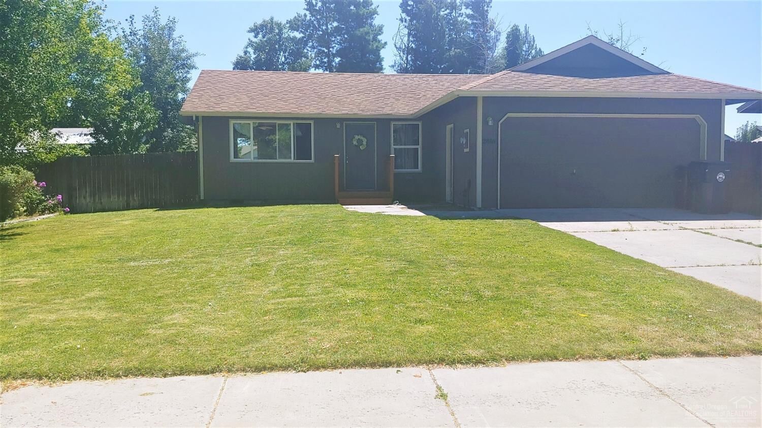 Property Photo:  2816 SW Pumice Place  OR 97756 