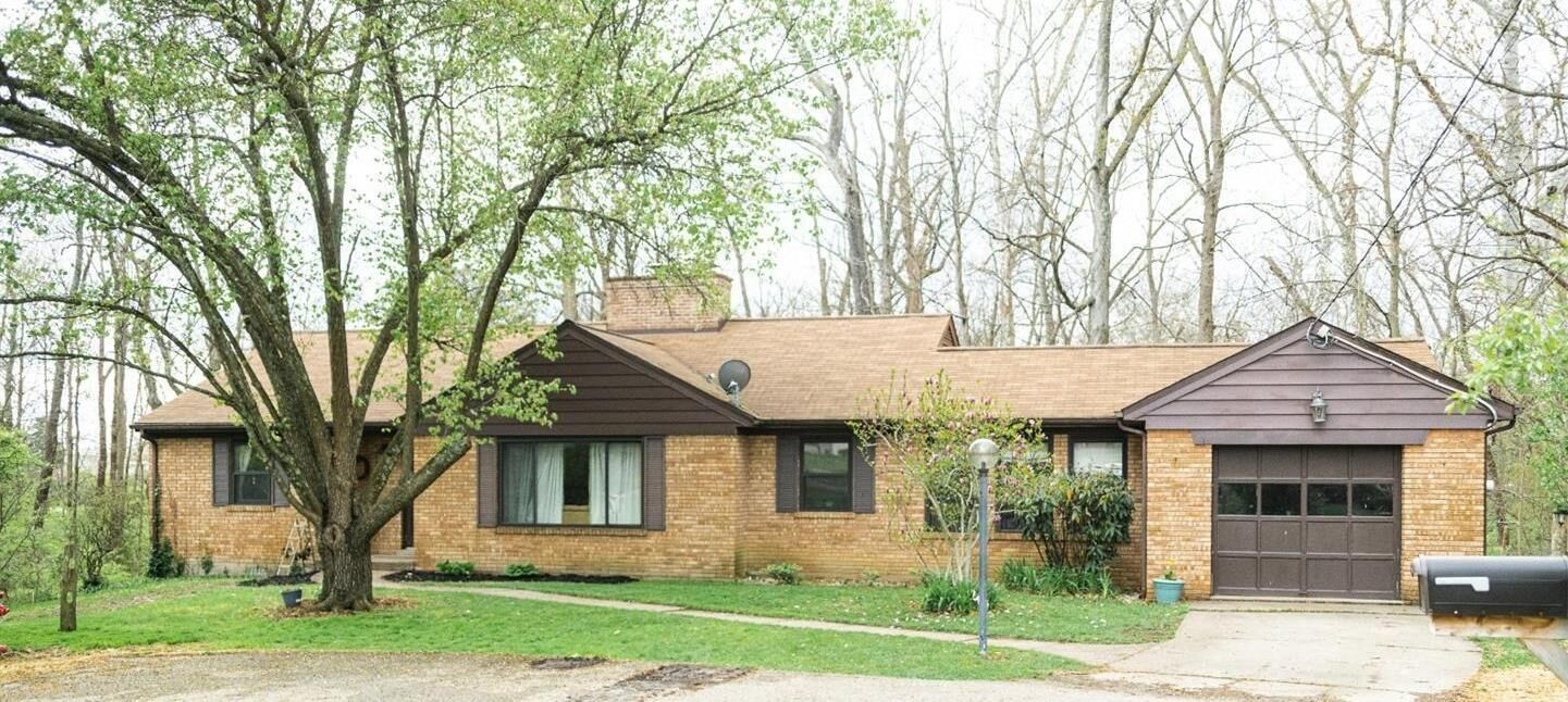 Property Photo: 721 Ridgewood Ln OH 45150