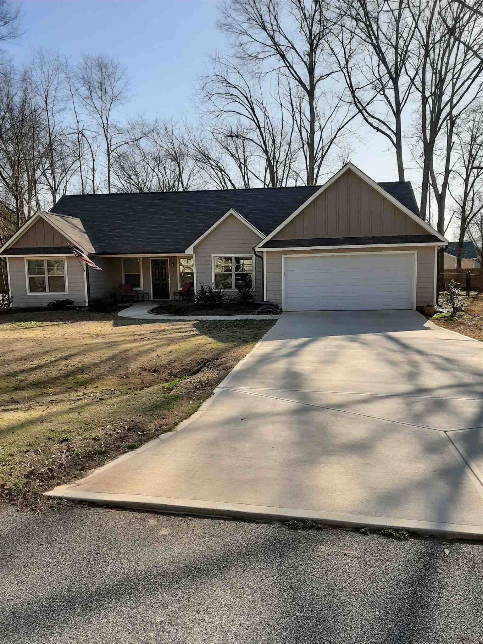 Property Photo: 1011 Oak Hill Lane GA 30650