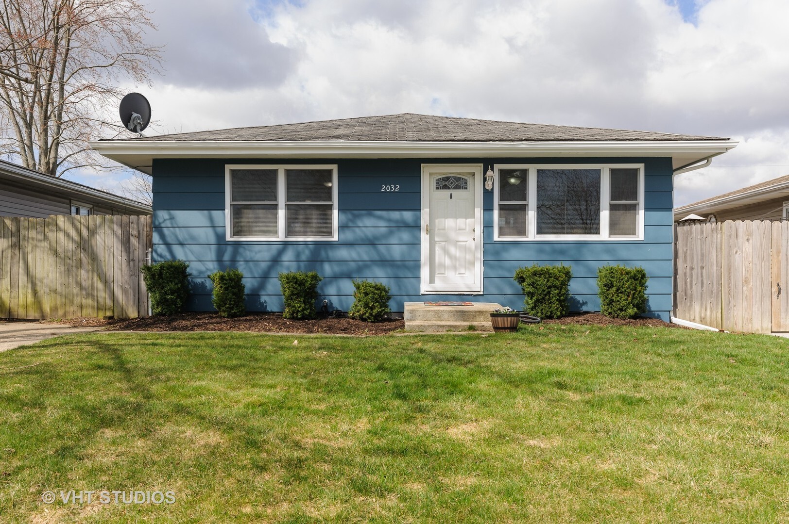 Property Photo: 2032 Gilboa Avenue IL 60099