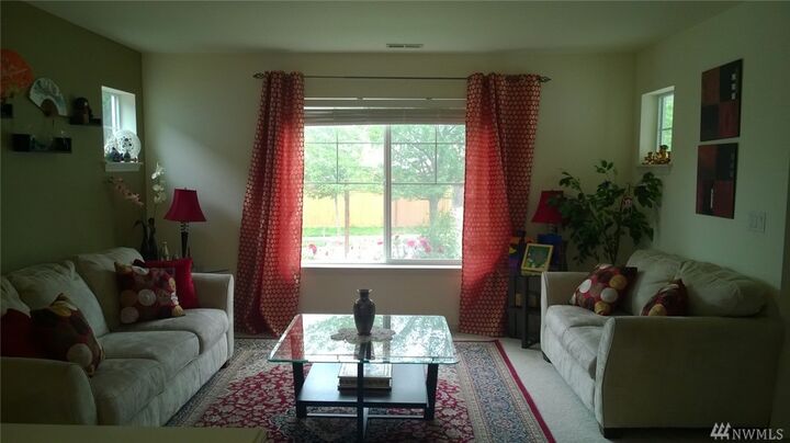 Property Photo: 8927 Venn Ave SE WA 98065