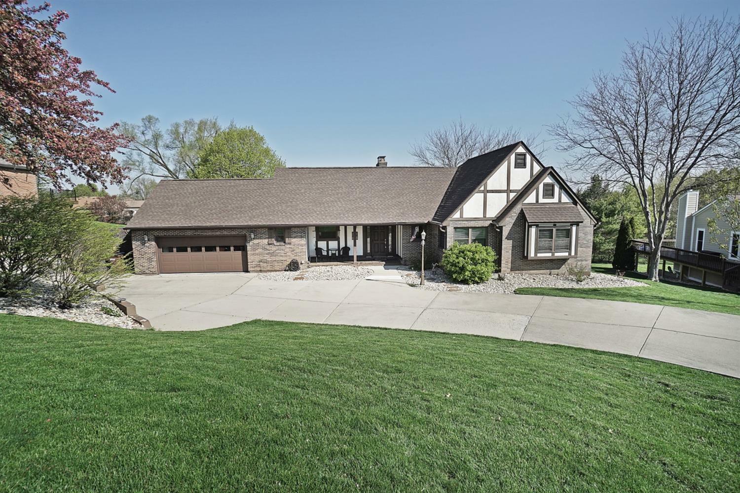 127 E Concord Dr  Lebanon OH 45036 photo