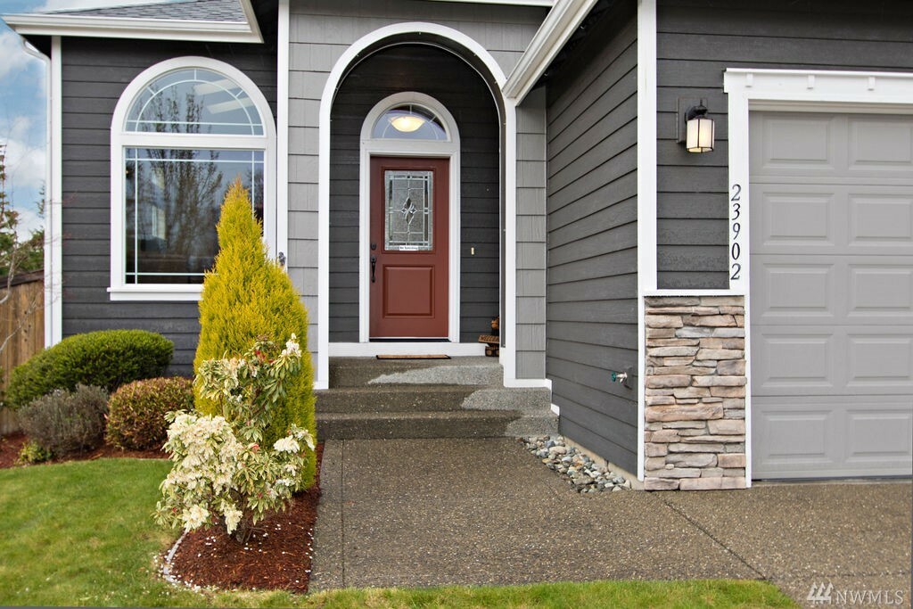 Property Photo:  23902 SE 284th Place  WA 98038 