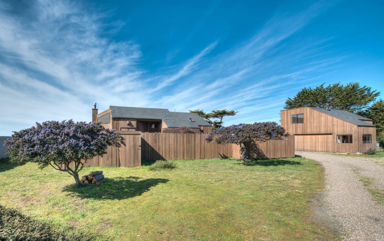 Property Photo:  267 Walk On Beach  CA 95497 