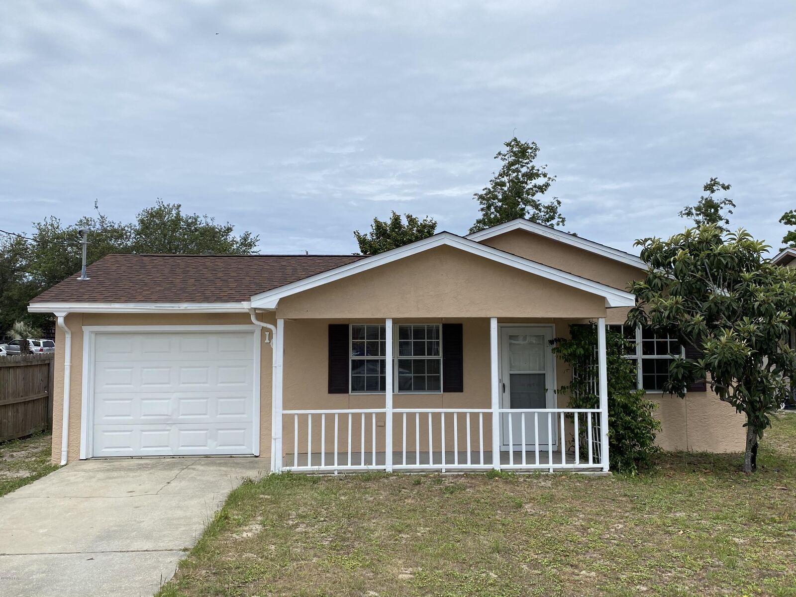 Property Photo:  109 Circle Drive  FL 32413 