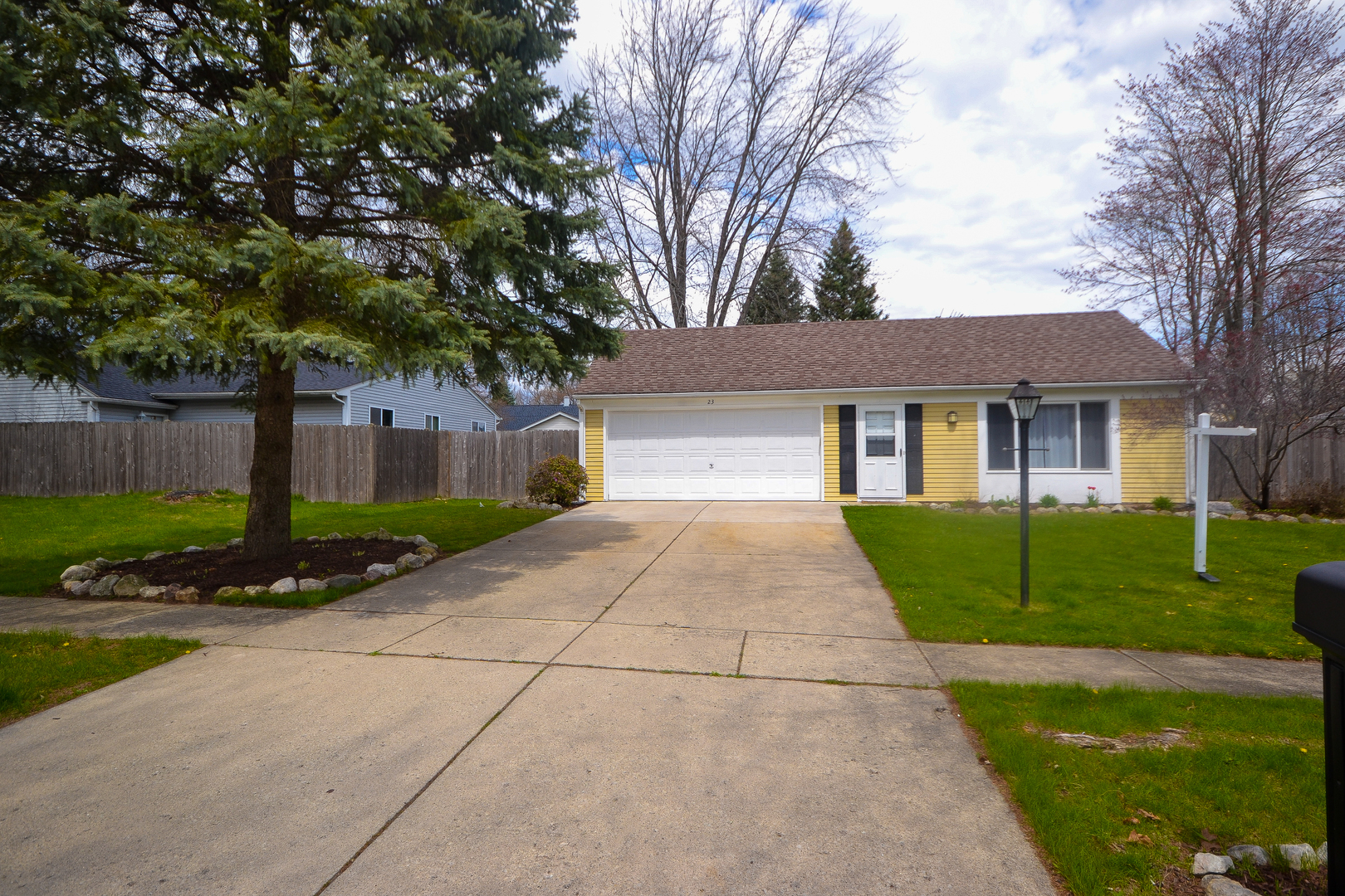 Property Photo: 23 Pembrooke Road IL 60538