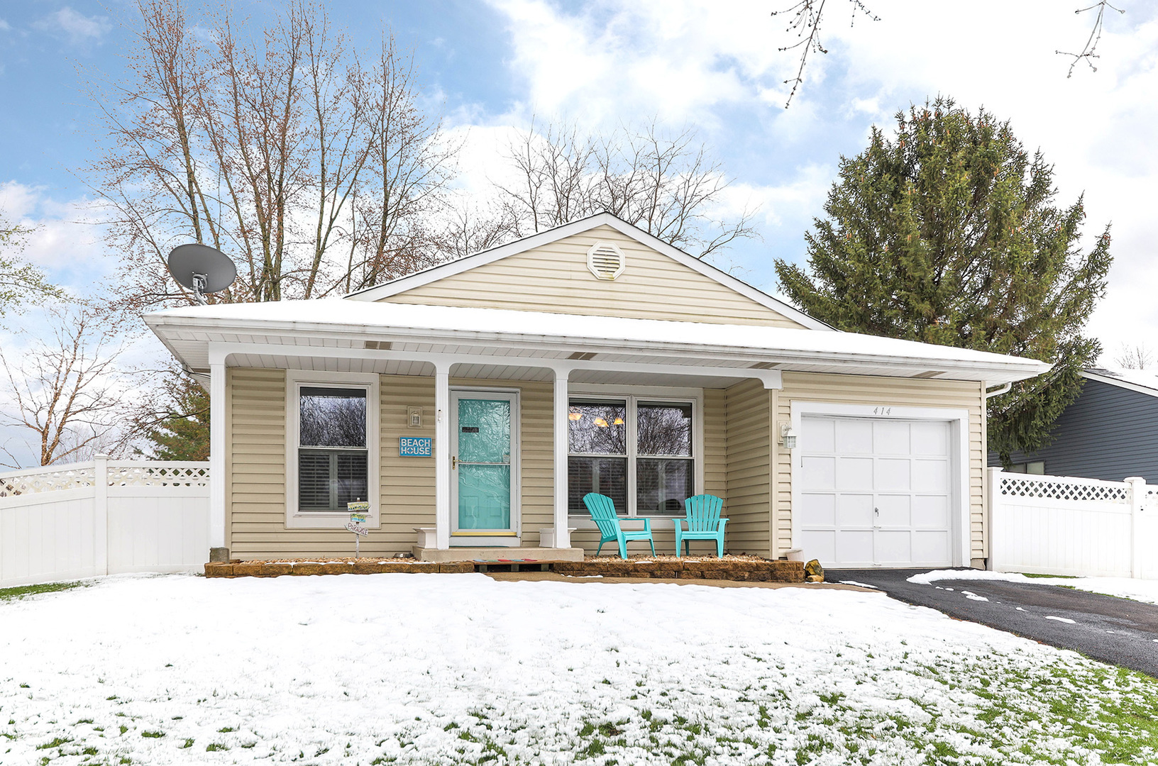 Property Photo:  414 Travelaire Avenue  IL 60565 