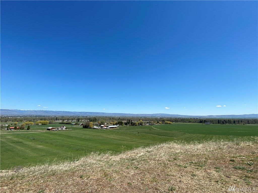 Property Photo:  3732 Riverbottom Rd  WA 98926 