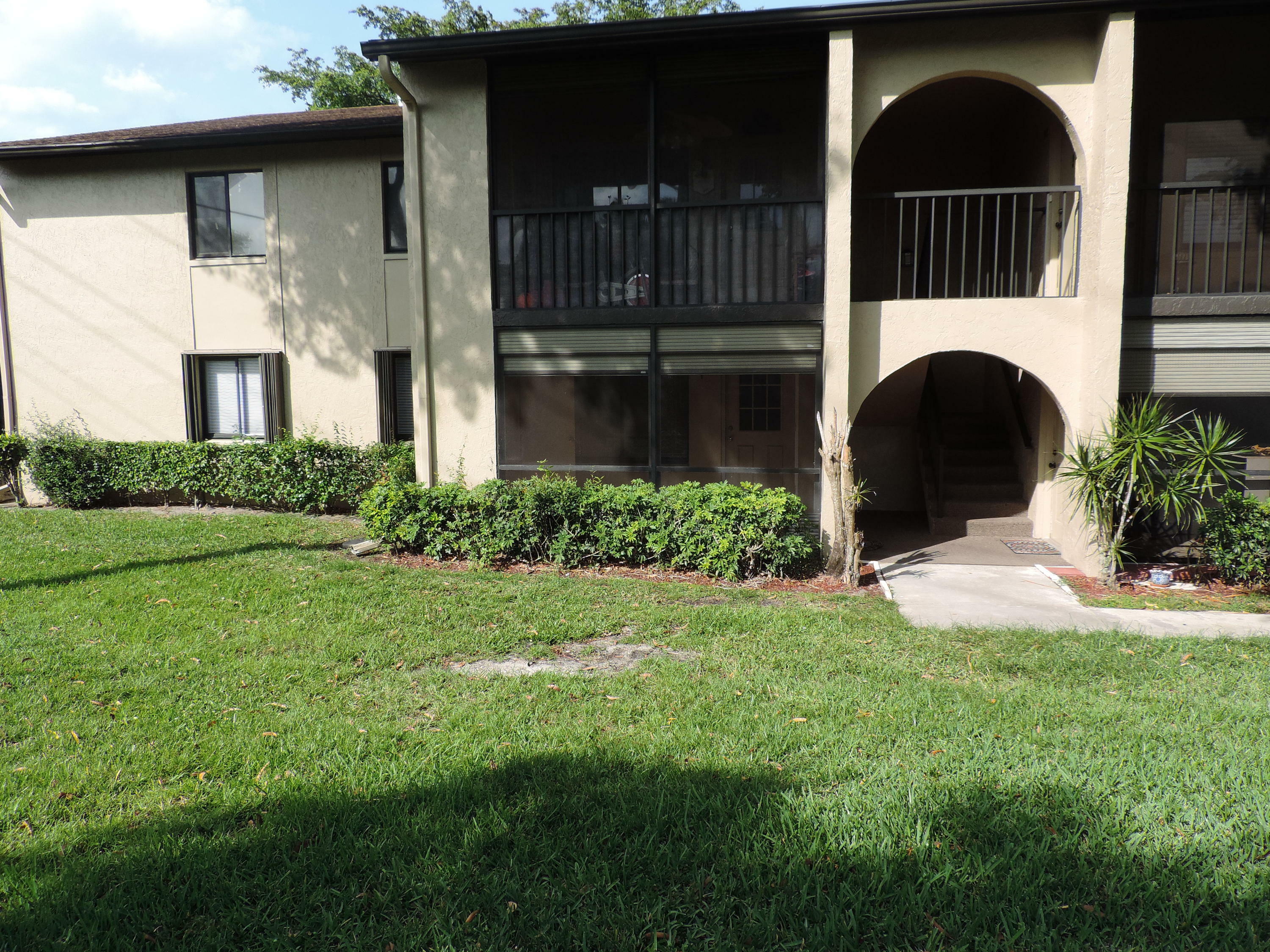 Property Photo:  516 Shady Pine Way C-1  FL 33415 