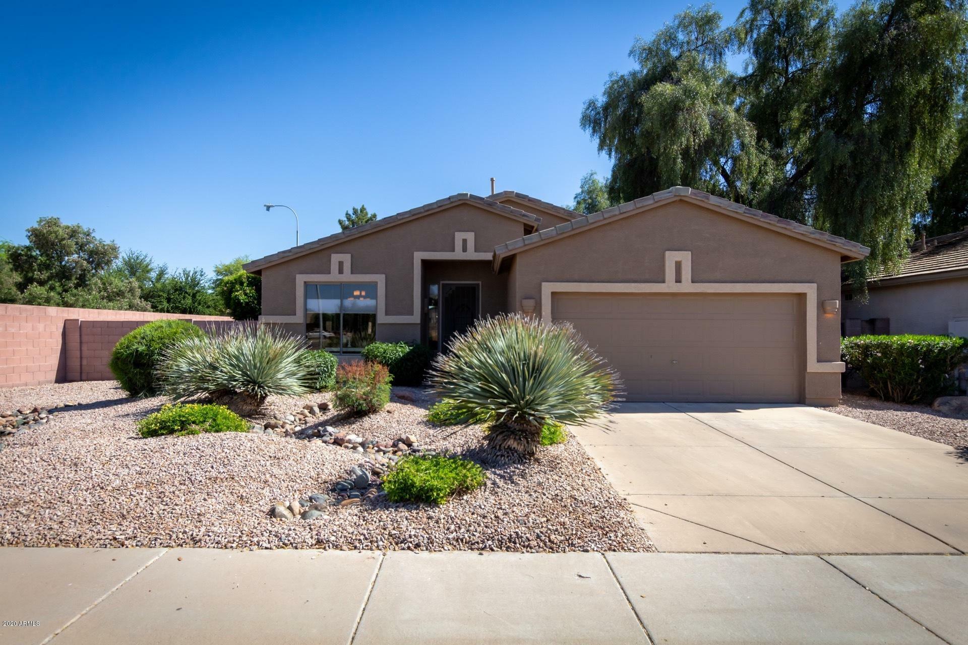 Property Photo:  2081 E Bellerive Place  AZ 85249 