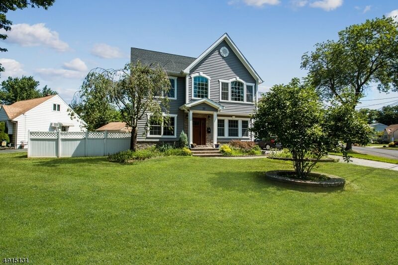 Property Photo:  20 Ross St  NJ 07066 