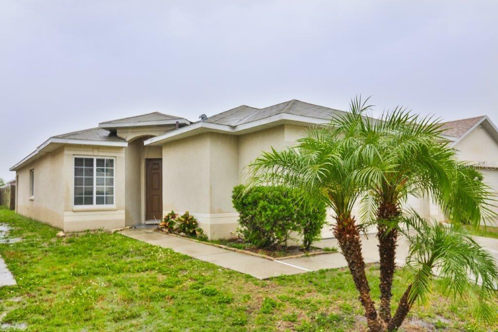 Property Photo:  11756 Lynmoor Drive  FL 33579 