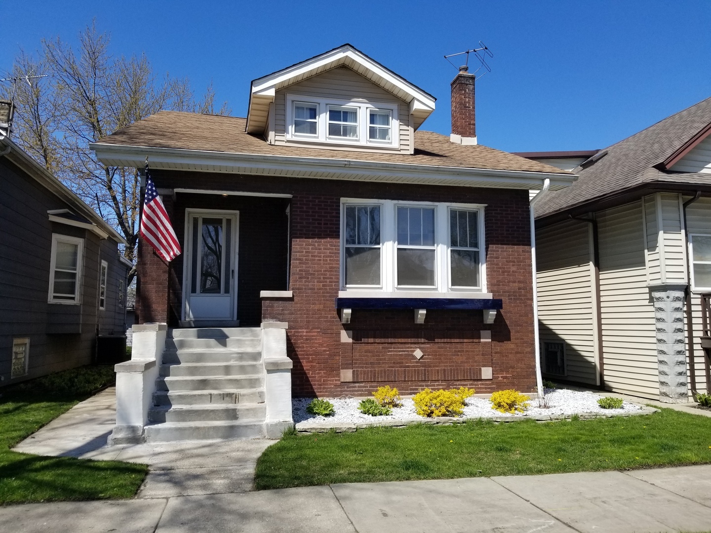 Property Photo:  5646 West Byron Street  IL 60634 