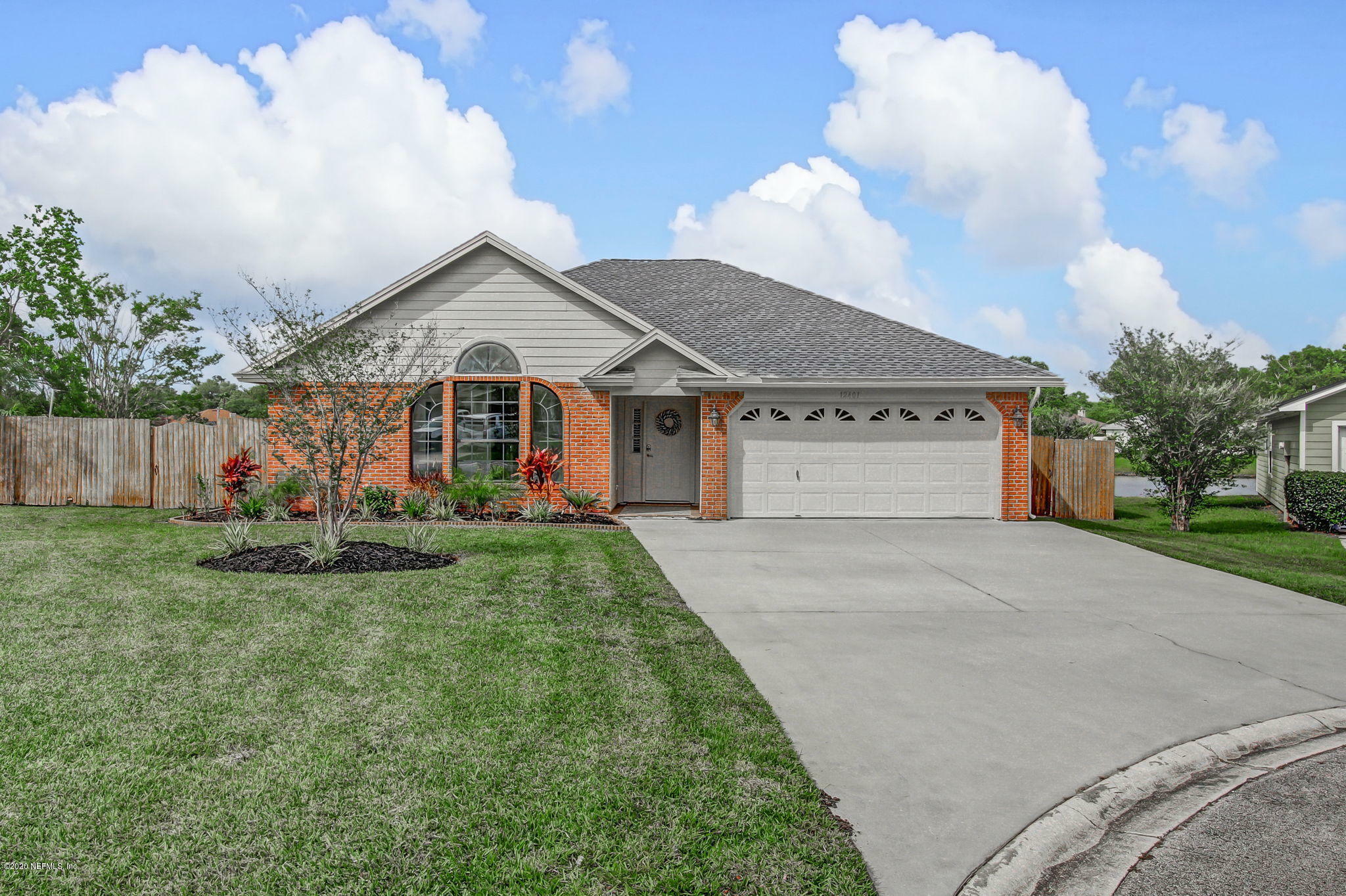Property Photo: 12401 Antler Hill Lane FL 32224