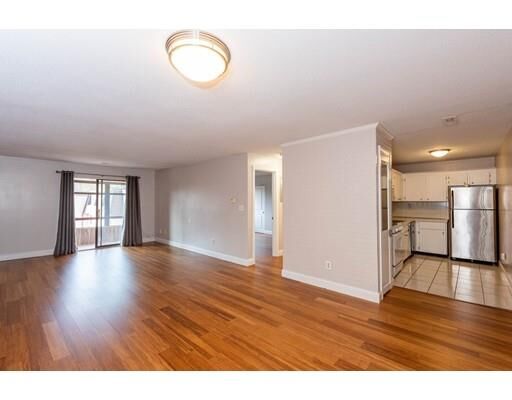 Property Photo: 6 Greenbriar 305 MA 01864