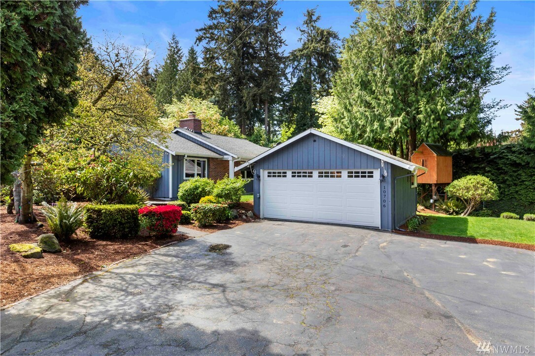 Property Photo:  10706 231st St SW  WA 98020 