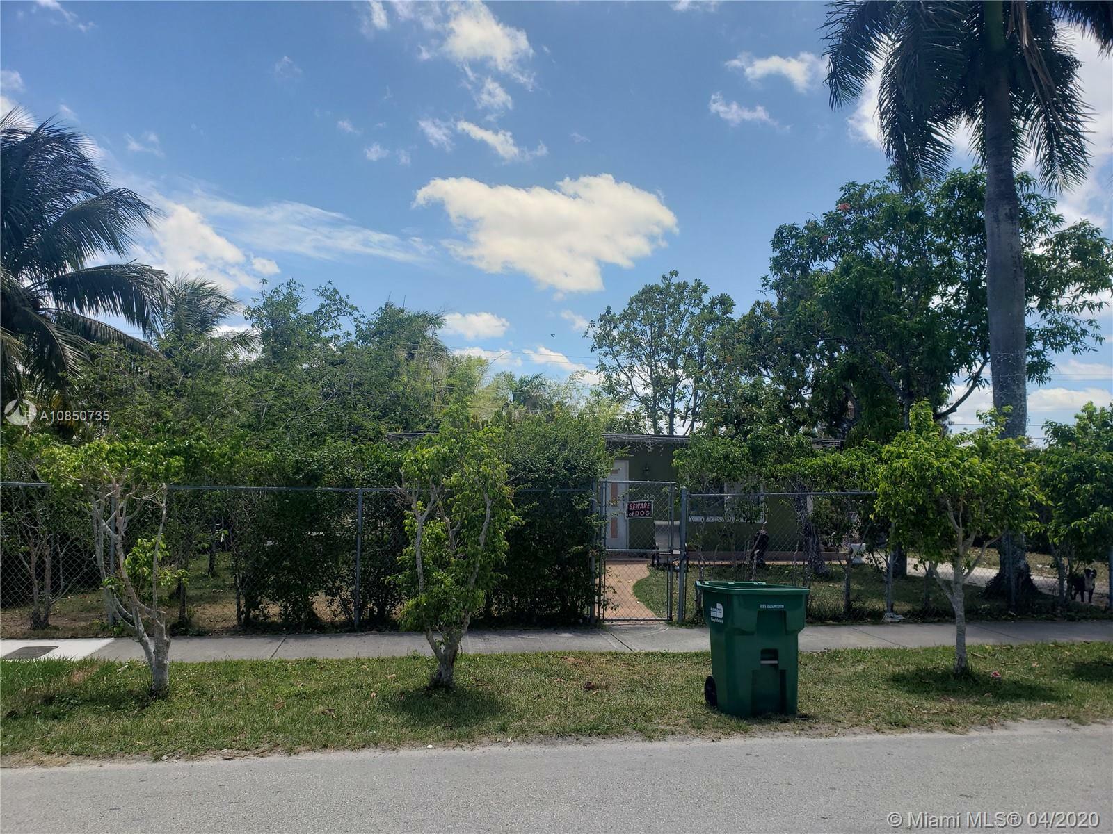 Property Photo:  15260 Leisure Dr  FL 33033 