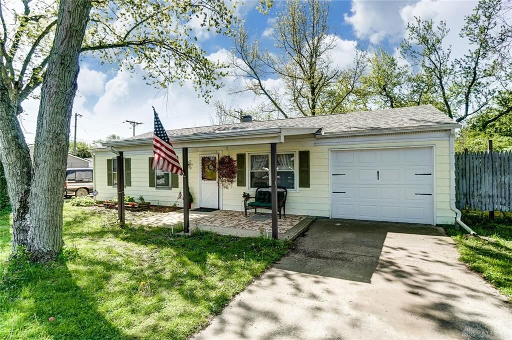 Property Photo: 1621 Dale Ridge Road OH 45344