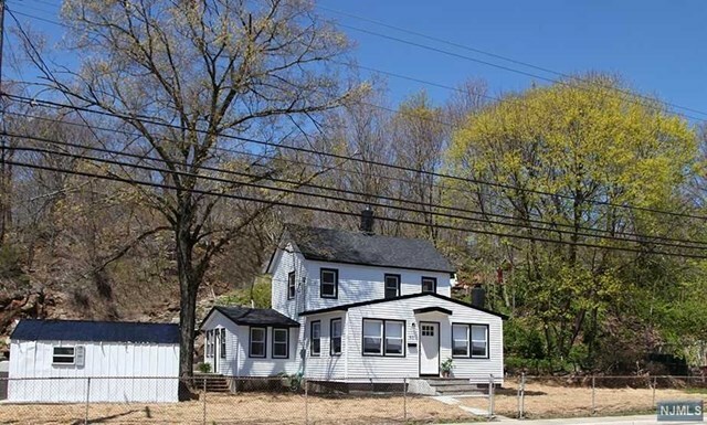 Property Photo:  91 Ringwood Avenue  NJ 07465 