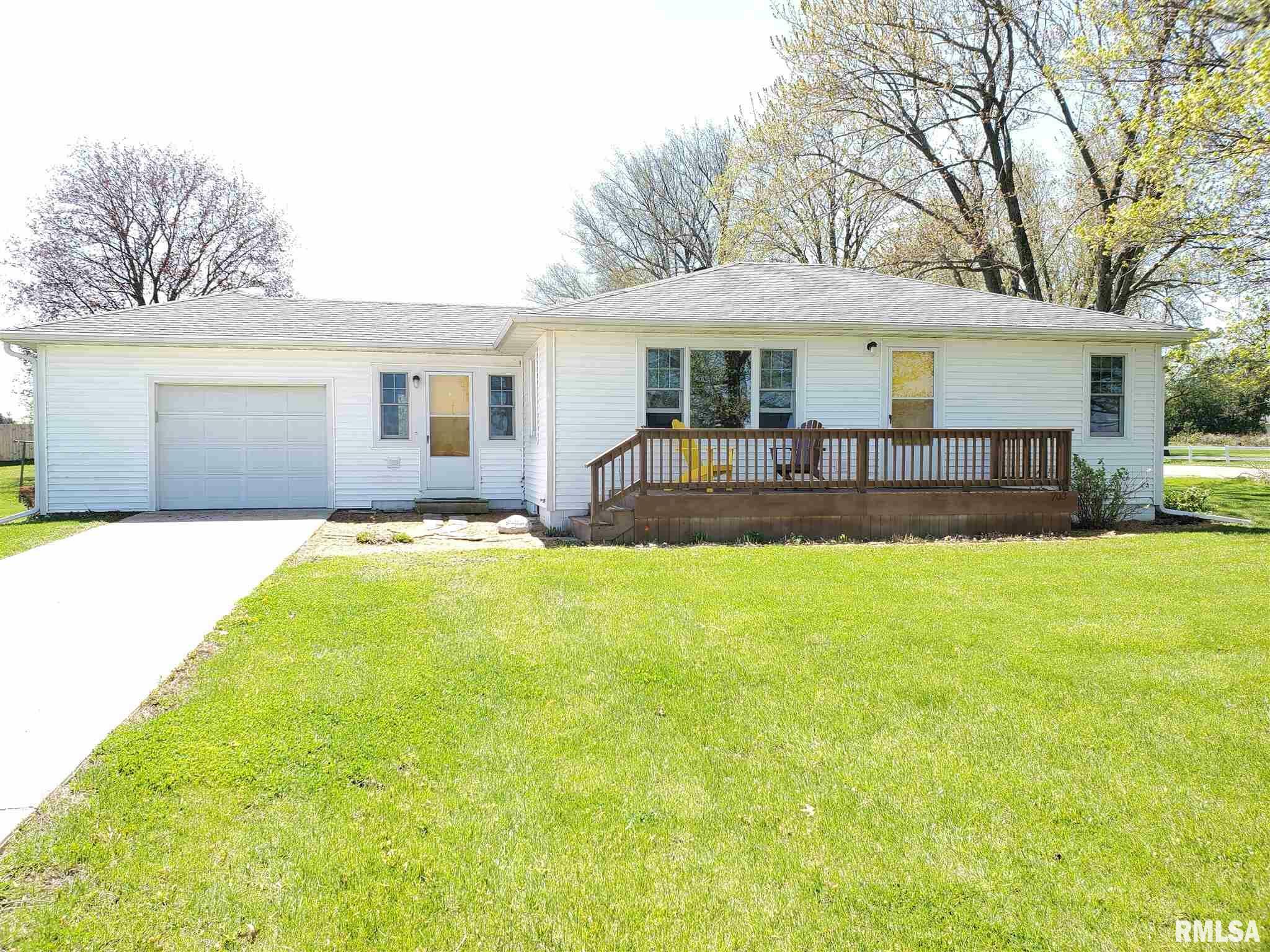 Property Photo:  703 E South  IL 61361-9553 