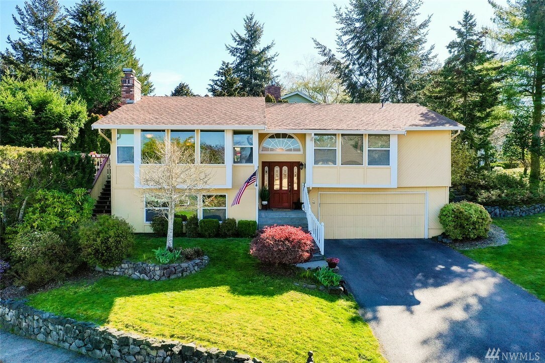 Property Photo:  95 Jayne Ct  WA 98388 