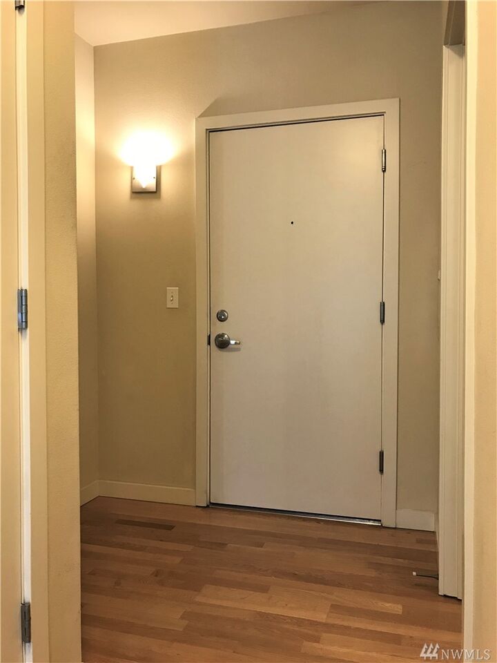 Property Photo:  3104 Western Ave 513  WA 98121 