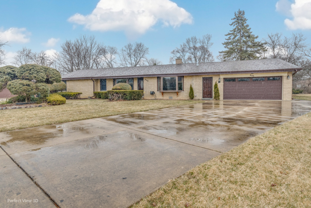 Property Photo:  806 Bonnie Brook Drive  IL 60070 