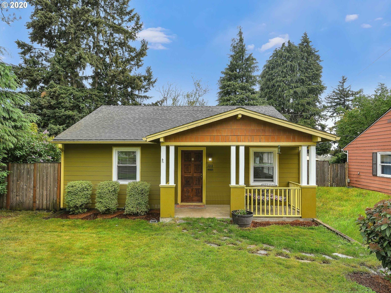 Property Photo:  3202 Unander Ave  WA 98660 