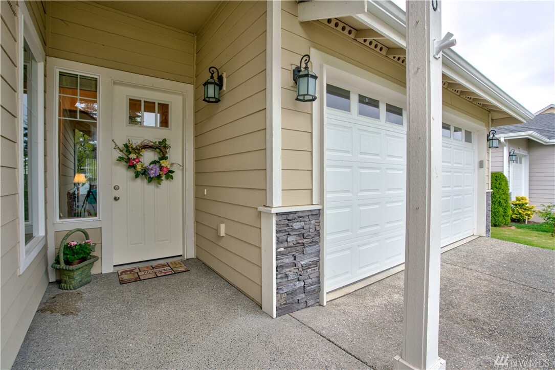 Property Photo: 1770 Hillcrest Loop WA 98274