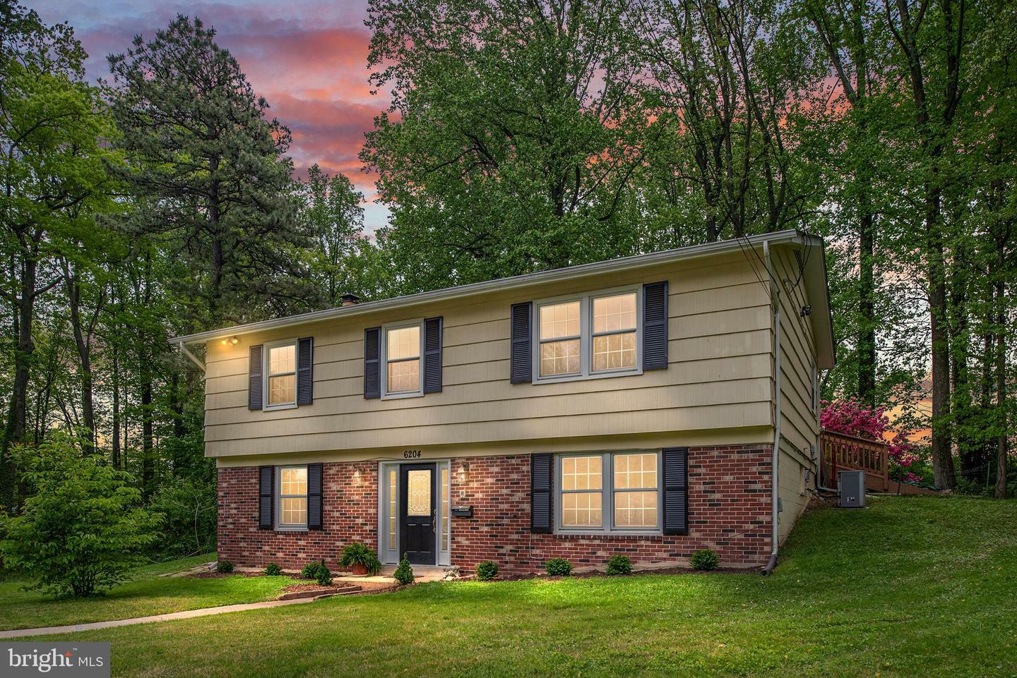 Property Photo:  6204 Old Oaks Court  VA 22152 