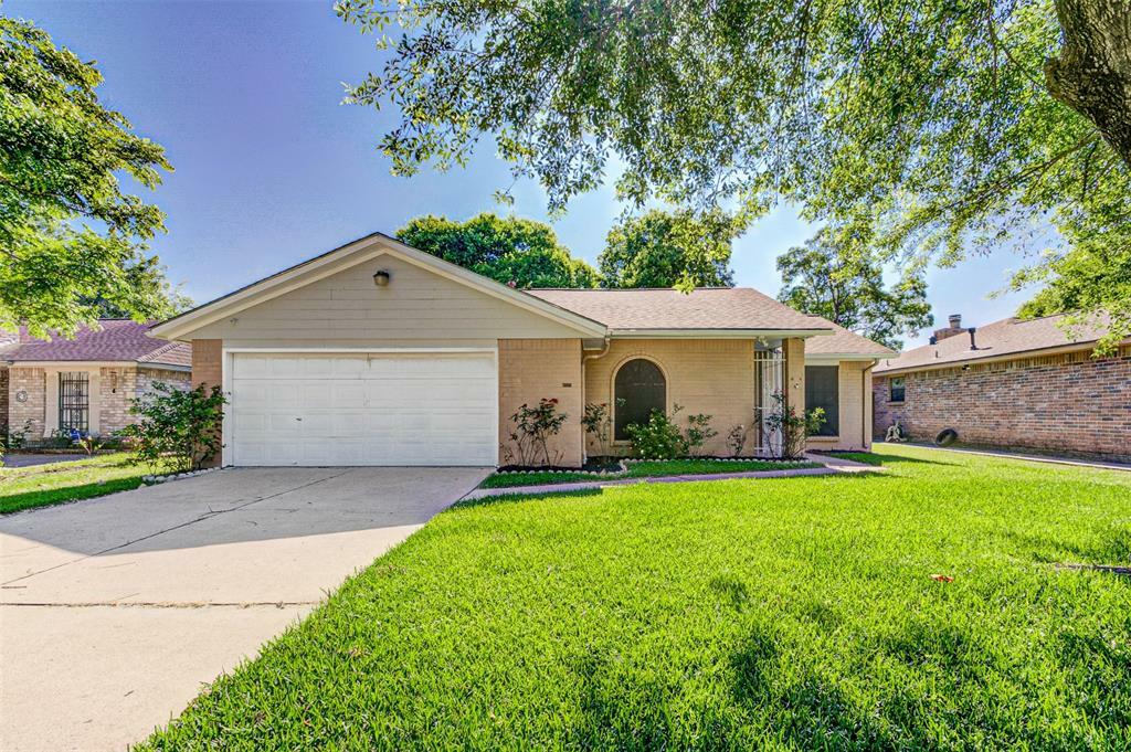 Property Photo:  10566 Silver Oak Lane  TX 77038 