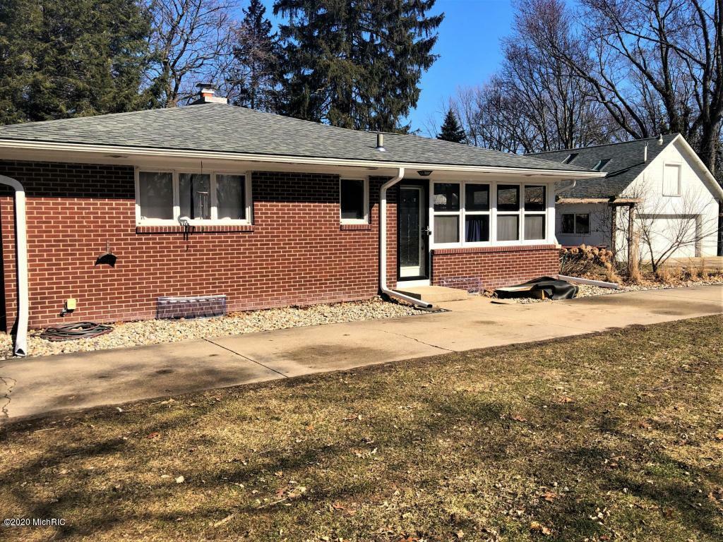 Property Photo:  1715 Golfview  MI 49022 