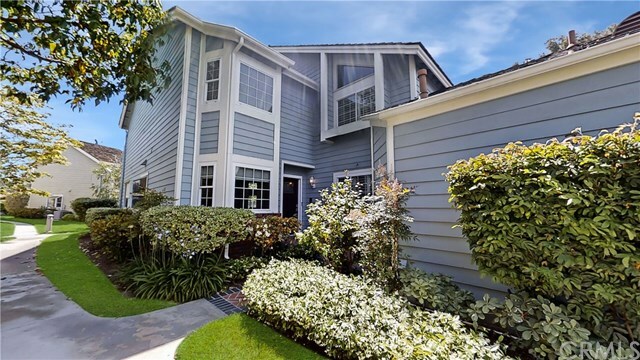 Property Photo: 420 Burlington Court 101 CA 90803